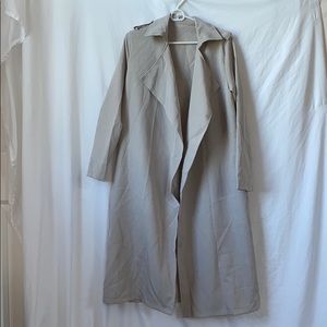 Trench coat never worn size: S-M
